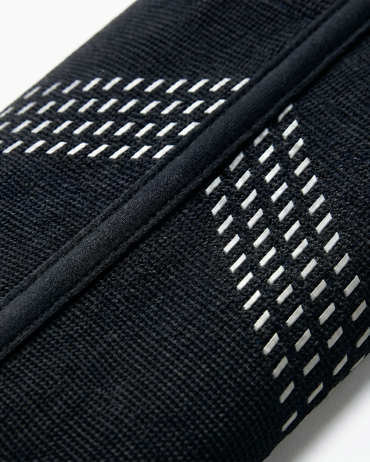 VELITES POWER 5 mm knee sleeve stitching detail black