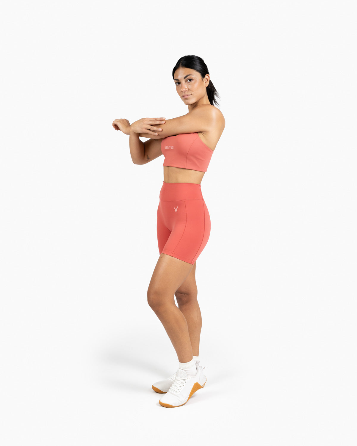 Low neck bra Holo Velites model detail color_Raspberry