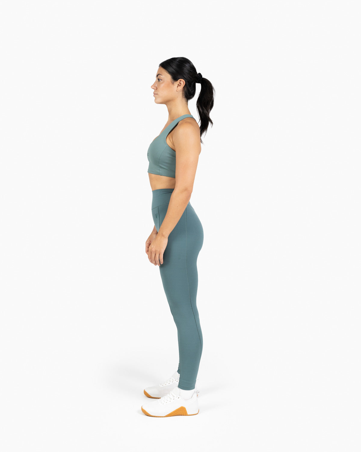 Low neck bra Holo Velites model side color_Pine green