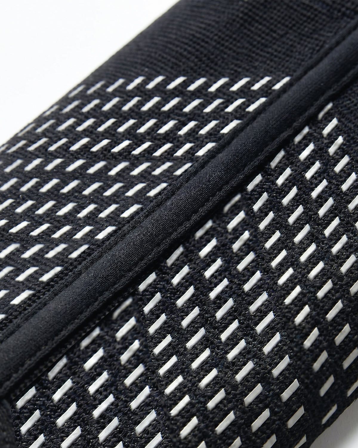 VELITES POWER 7 mm knee sleeve stitching detail black