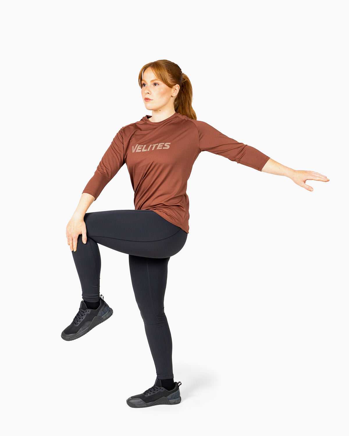 Velites Holo 3/4 Sleeve Tee in azione colore_chestnut