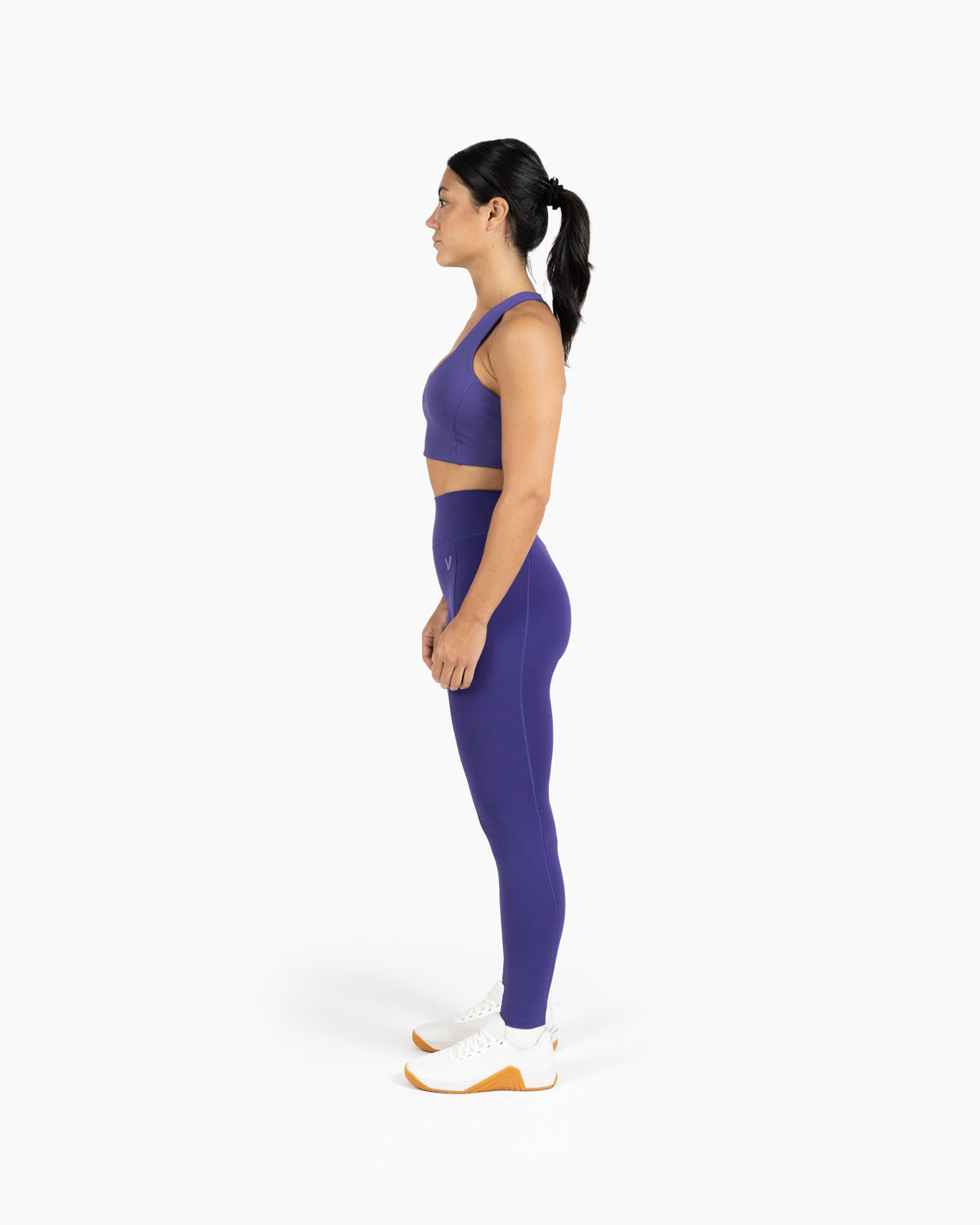 Low neck bra Holo Velites model side color_Witchy purple
