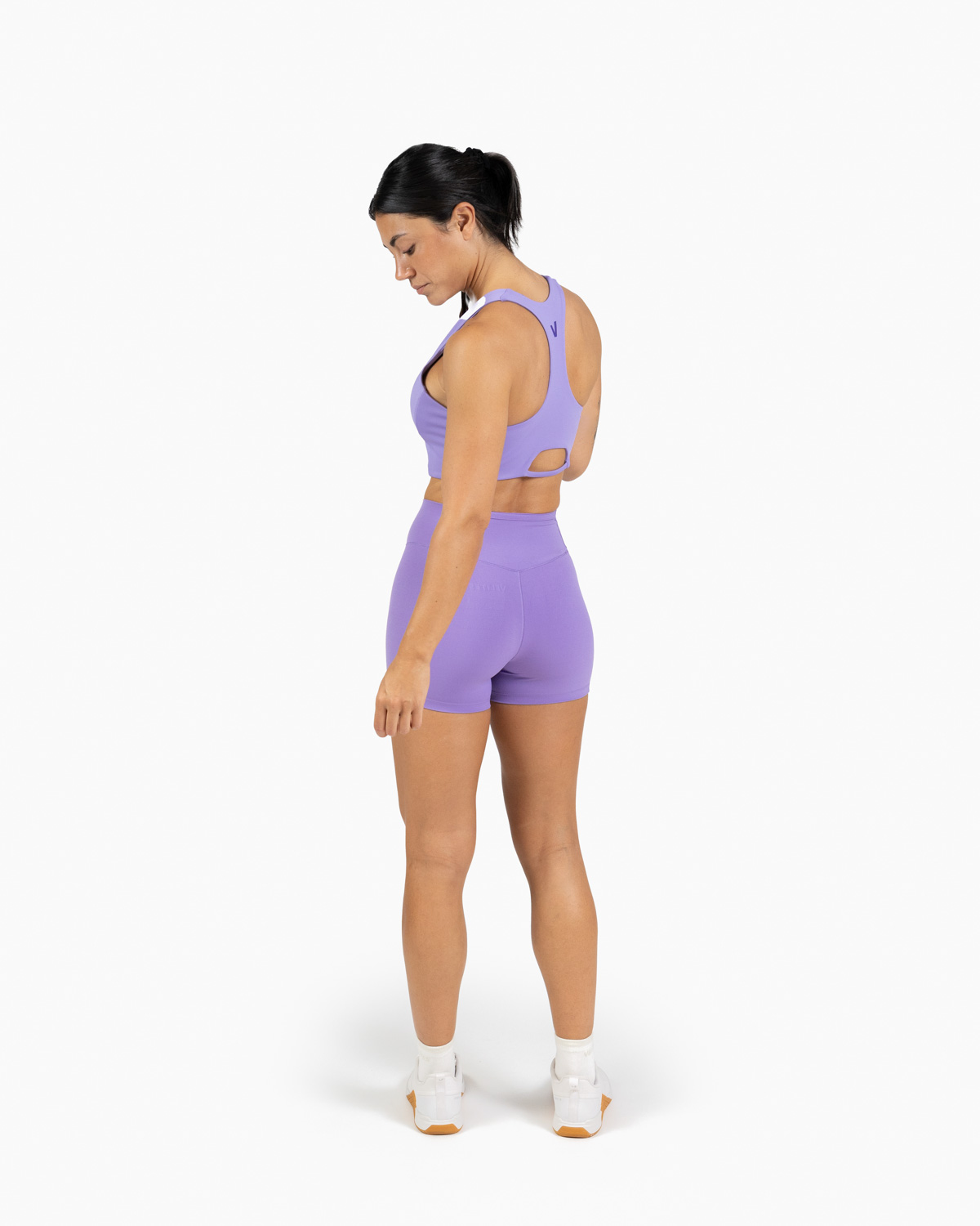 Low neck bra Holo Velites model back turned color_Wisteria